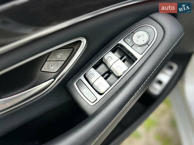 Серый Мерседес С Класс, объемом двигателя 3 л и пробегом 80 тыс. км за 41800 $, фото 69 на Automoto.ua