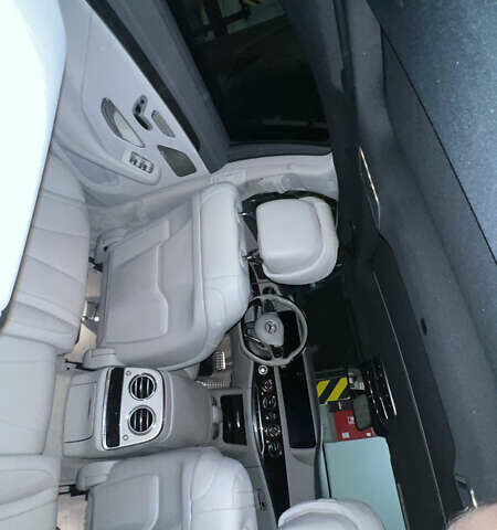 Серый Мерседес С Класс, объемом двигателя 2.99 л и пробегом 258 тыс. км за 54000 $, фото 10 на Automoto.ua