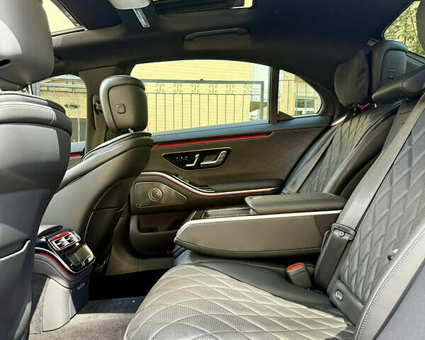 Мерседес С Клас 2021 у Києві на Automoto.ua Сірий Мерседес С Клас, об'ємом двигуна 3.98 л та пробігом 18 тис. км за 111111 $, фото 19 на Automoto.ua