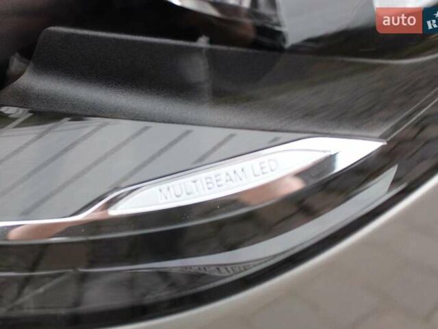 Серый Мерседес С Класс, объемом двигателя 4 л и пробегом 120 тыс. км за 105000 $, фото 19 на Automoto.ua