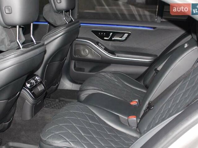 Серый Мерседес С Класс, объемом двигателя 4 л и пробегом 120 тыс. км за 105000 $, фото 25 на Automoto.ua