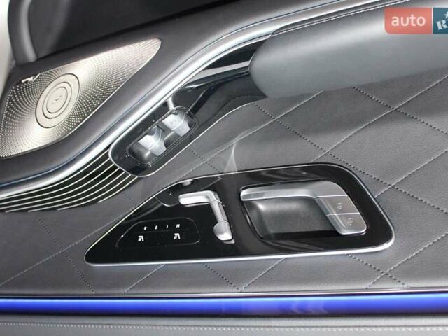 Серый Мерседес С Класс, объемом двигателя 4 л и пробегом 120 тыс. км за 105000 $, фото 30 на Automoto.ua