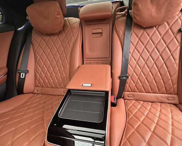 Серый Мерседес С Класс, объемом двигателя 3.98 л и пробегом 42 тыс. км за 95999 $, фото 20 на Automoto.ua