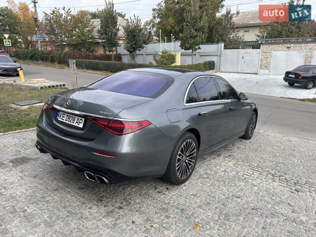 Серый Мерседес С Класс, объемом двигателя 3.98 л и пробегом 42 тыс. км за 95999 $, фото 6 на Automoto.ua