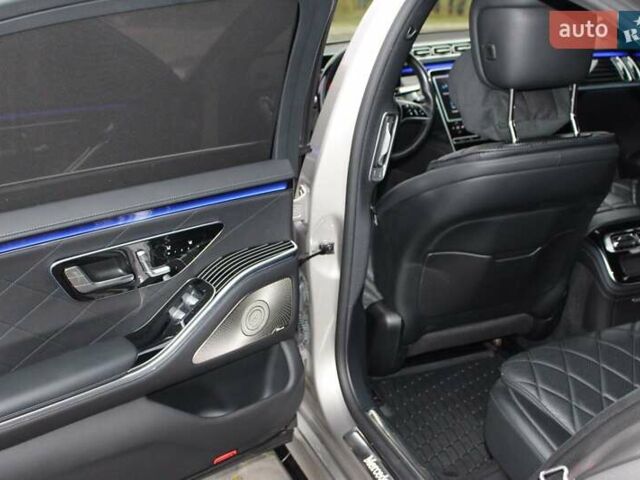 Серый Мерседес С Класс, объемом двигателя 4 л и пробегом 120 тыс. км за 105000 $, фото 36 на Automoto.ua