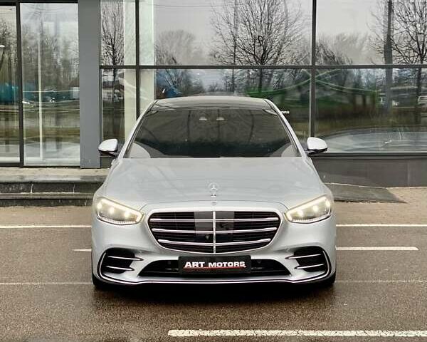 Сірий Мерседес С Клас, об'ємом двигуна 3 л та пробігом 17 тис. км за 185000 $, фото 1 на Automoto.ua