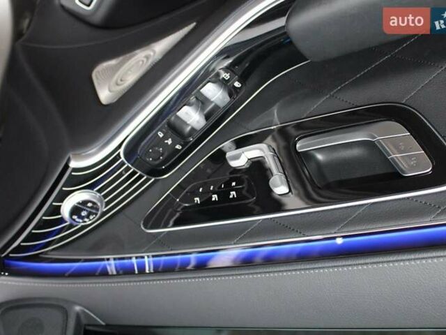 Серый Мерседес С Класс, объемом двигателя 4 л и пробегом 120 тыс. км за 105000 $, фото 22 на Automoto.ua