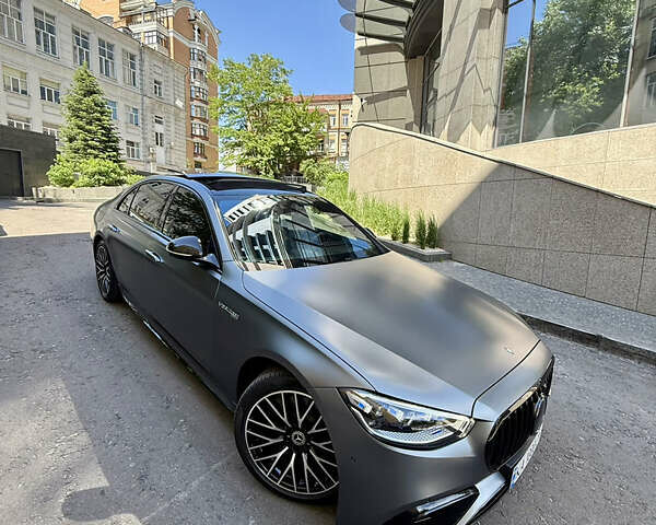 Мерседес С Клас 2021 у Києві на Automoto.ua Сірий Мерседес С Клас, об'ємом двигуна 3.98 л та пробігом 18 тис. км за 111111 $, фото 5 на Automoto.ua