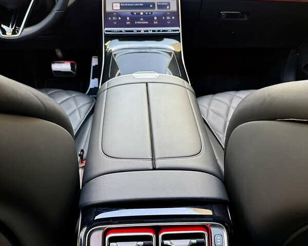 Мерседес С Клас 2021 у Києві на Automoto.ua Сірий Мерседес С Клас, об'ємом двигуна 3.98 л та пробігом 18 тис. км за 111111 $, фото 17 на Automoto.ua