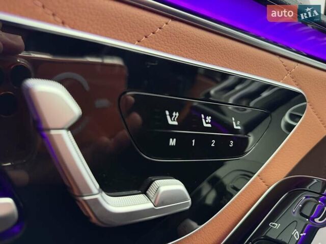 Серый Мерседес С Класс, объемом двигателя 4 л и пробегом 54 тыс. км за 115000 $, фото 51 на Automoto.ua