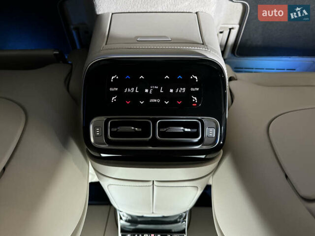 Серый Мерседес С Класс, объемом двигателя 3.98 л и пробегом 15 тыс. км за 120000 $, фото 19 на Automoto.ua