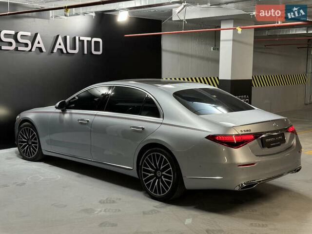 Серый Мерседес С Класс, объемом двигателя 3.98 л и пробегом 15 тыс. км за 120000 $, фото 5 на Automoto.ua
