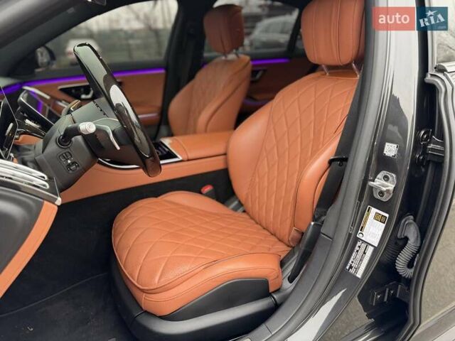 Серый Мерседес С Класс, объемом двигателя 4 л и пробегом 54 тыс. км за 115000 $, фото 25 на Automoto.ua