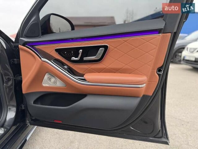 Серый Мерседес С Класс, объемом двигателя 4 л и пробегом 54 тыс. км за 115000 $, фото 30 на Automoto.ua