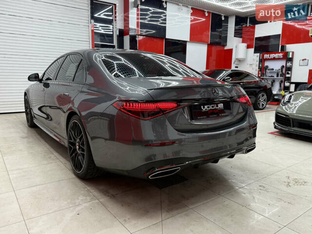 Серый Мерседес С Класс, объемом двигателя 3.98 л и пробегом 20 тыс. км за 120000 $, фото 5 на Automoto.ua