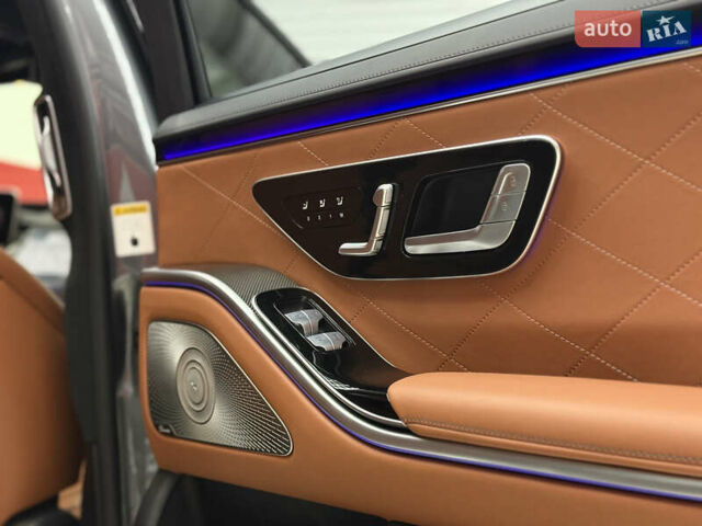 Серый Мерседес С Класс, объемом двигателя 3.98 л и пробегом 20 тыс. км за 120000 $, фото 17 на Automoto.ua