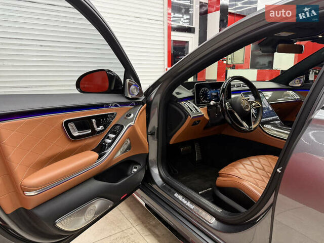 Серый Мерседес С Класс, объемом двигателя 3.98 л и пробегом 20 тыс. км за 120000 $, фото 6 на Automoto.ua