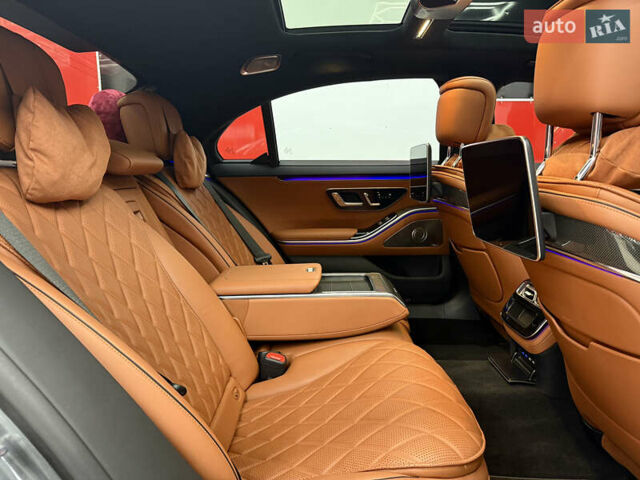 Серый Мерседес С Класс, объемом двигателя 3.98 л и пробегом 20 тыс. км за 120000 $, фото 19 на Automoto.ua