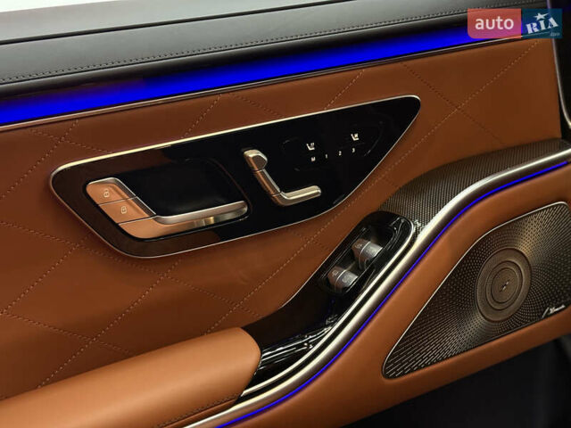 Серый Мерседес С Класс, объемом двигателя 3.98 л и пробегом 20 тыс. км за 120000 $, фото 21 на Automoto.ua