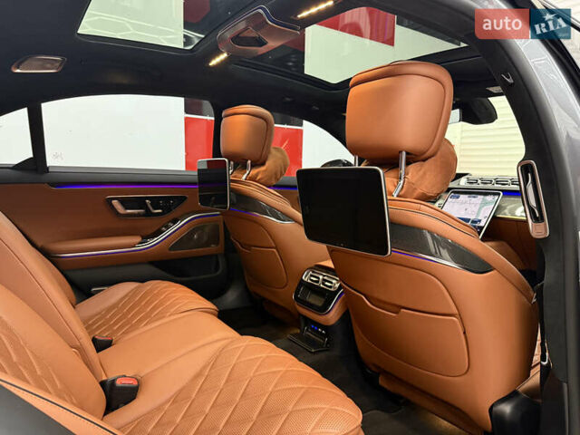 Серый Мерседес С Класс, объемом двигателя 3.98 л и пробегом 20 тыс. км за 120000 $, фото 18 на Automoto.ua