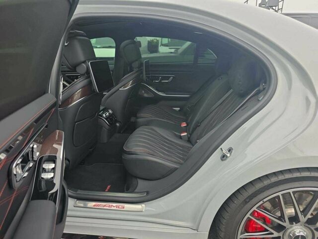 Сірий Мерседес С Клас, об'ємом двигуна 4 л та пробігом 2 тис. км за 179500 $, фото 8 на Automoto.ua