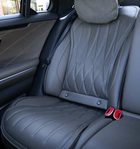 Серый Мерседес С Класс, объемом двигателя 3.98 л и пробегом 19 тыс. км за 315000 $, фото 22 на Automoto.ua