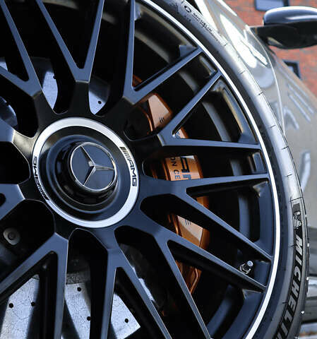 Серый Мерседес С Класс, объемом двигателя 3.98 л и пробегом 19 тыс. км за 315000 $, фото 36 на Automoto.ua