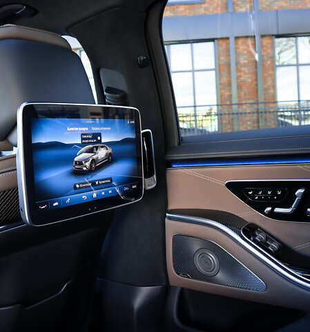 Серый Мерседес С Класс, объемом двигателя 3.98 л и пробегом 19 тыс. км за 315000 $, фото 26 на Automoto.ua