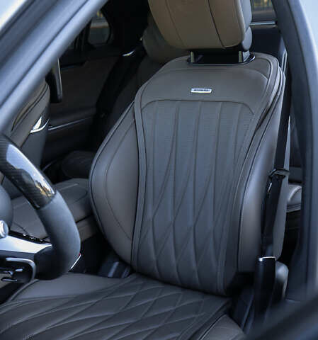 Серый Мерседес С Класс, объемом двигателя 3.98 л и пробегом 19 тыс. км за 315000 $, фото 32 на Automoto.ua