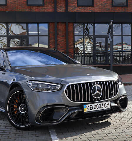 Серый Мерседес С Класс, объемом двигателя 3.98 л и пробегом 19 тыс. км за 315000 $, фото 2 на Automoto.ua