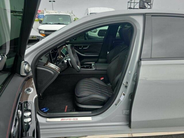 Сірий Мерседес С Клас, об'ємом двигуна 4 л та пробігом 2 тис. км за 179500 $, фото 4 на Automoto.ua