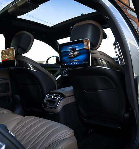 Серый Мерседес С Класс, объемом двигателя 3.98 л и пробегом 19 тыс. км за 315000 $, фото 11 на Automoto.ua