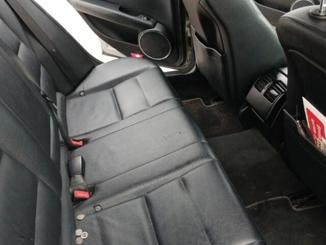 Сірий Мерседес С Клас, об'ємом двигуна 3 л та пробігом 250 тис. км за 6300 $, фото 4 на Automoto.ua