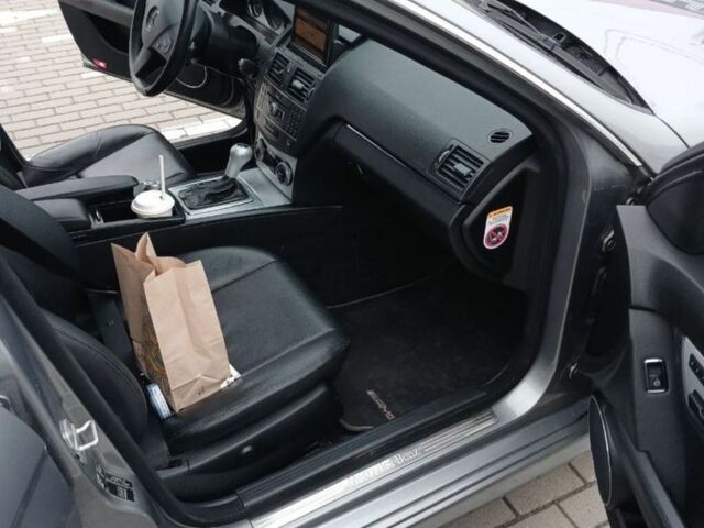 Сірий Мерседес С Клас, об'ємом двигуна 3 л та пробігом 250 тис. км за 6300 $, фото 5 на Automoto.ua