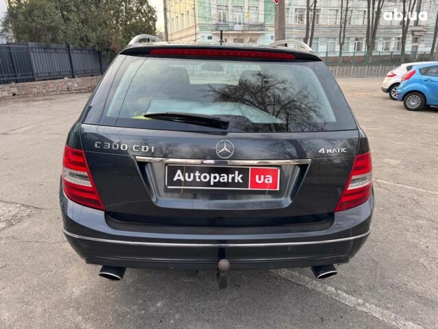 Сірий Мерседес С Клас, об'ємом двигуна 3 л та пробігом 260 тис. км за 13190 $, фото 5 на Automoto.ua