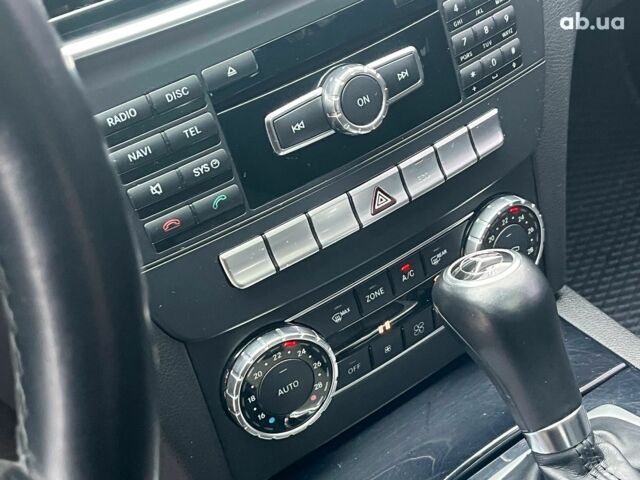 Серый Мерседес С Класс, объемом двигателя 2.2 л и пробегом 208 тыс. км за 12890 $, фото 34 на Automoto.ua