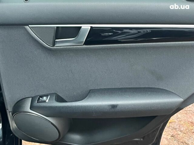 Серый Мерседес С Класс, объемом двигателя 2.2 л и пробегом 208 тыс. км за 12890 $, фото 21 на Automoto.ua