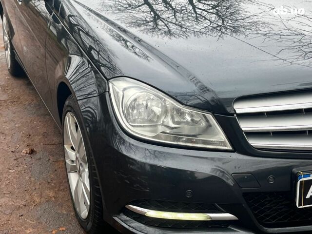 Серый Мерседес С Класс, объемом двигателя 2.2 л и пробегом 208 тыс. км за 12890 $, фото 3 на Automoto.ua