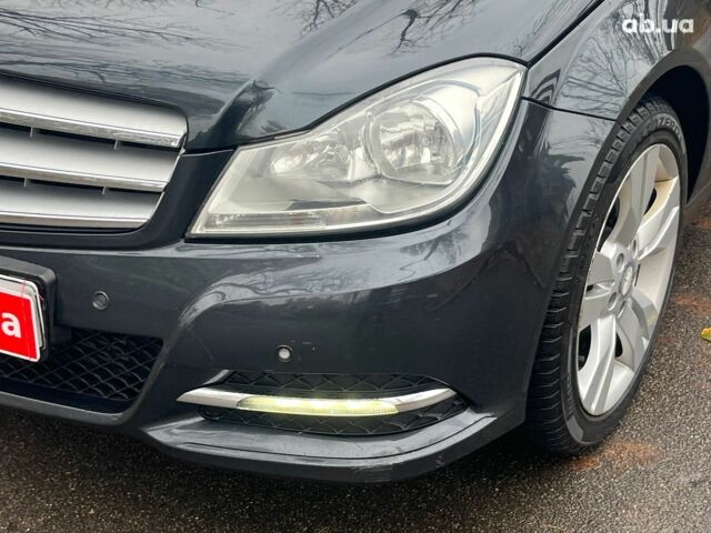 Серый Мерседес С Класс, объемом двигателя 2.2 л и пробегом 208 тыс. км за 12890 $, фото 4 на Automoto.ua