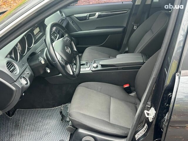 Серый Мерседес С Класс, объемом двигателя 2.2 л и пробегом 208 тыс. км за 12890 $, фото 26 на Automoto.ua