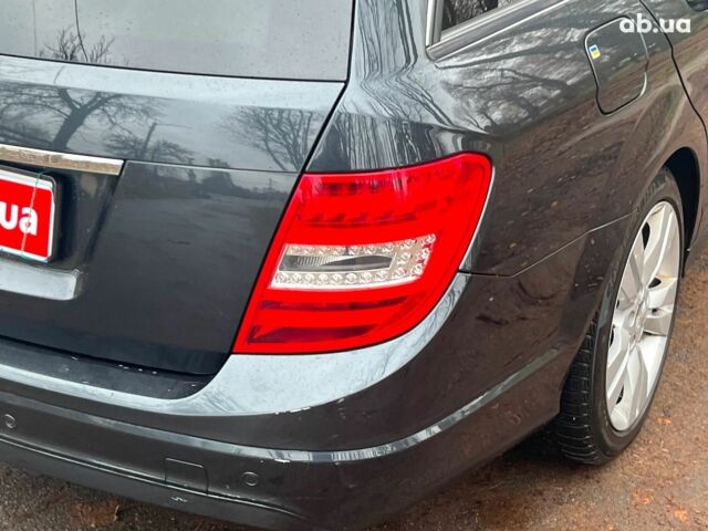 Серый Мерседес С Класс, объемом двигателя 2.2 л и пробегом 208 тыс. км за 12890 $, фото 11 на Automoto.ua