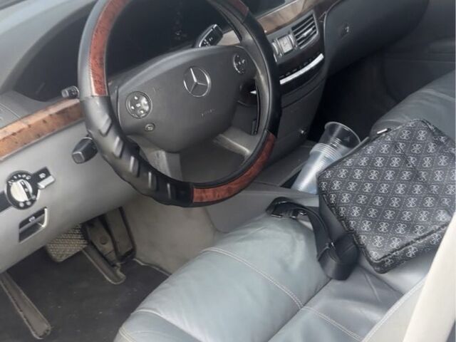 Сірий Мерседес С Клас, об'ємом двигуна 0 л та пробігом 380 тис. км за 6400 $, фото 2 на Automoto.ua