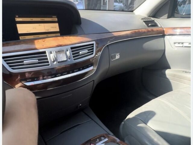 Сірий Мерседес С Клас, об'ємом двигуна 0 л та пробігом 380 тис. км за 6400 $, фото 1 на Automoto.ua