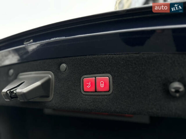 Синий Мерседес С Класс, объемом двигателя 3.98 л и пробегом 95 тыс. км за 63500 $, фото 67 на Automoto.ua