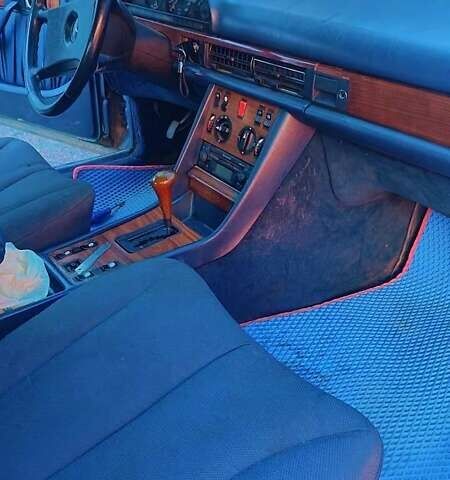 Синий Мерседес С Класс, объемом двигателя 3 л и пробегом 300 тыс. км за 2500 $, фото 4 на Automoto.ua