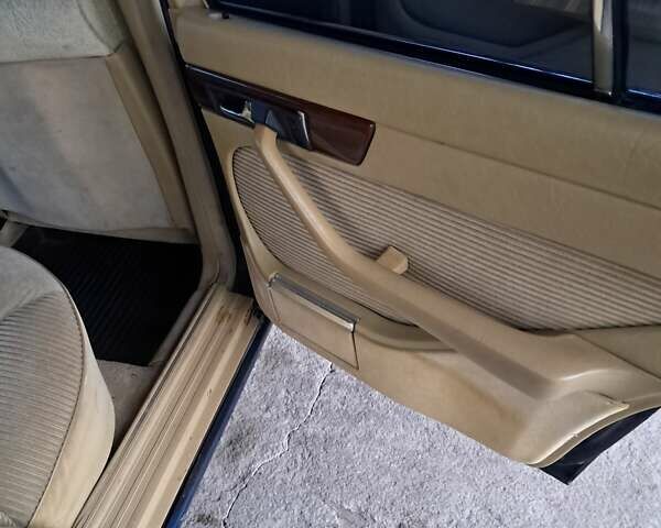 Синий Мерседес С Класс, объемом двигателя 3 л и пробегом 350 тыс. км за 6300 $, фото 4 на Automoto.ua