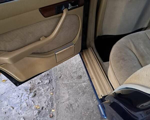 Синий Мерседес С Класс, объемом двигателя 3 л и пробегом 350 тыс. км за 6300 $, фото 2 на Automoto.ua