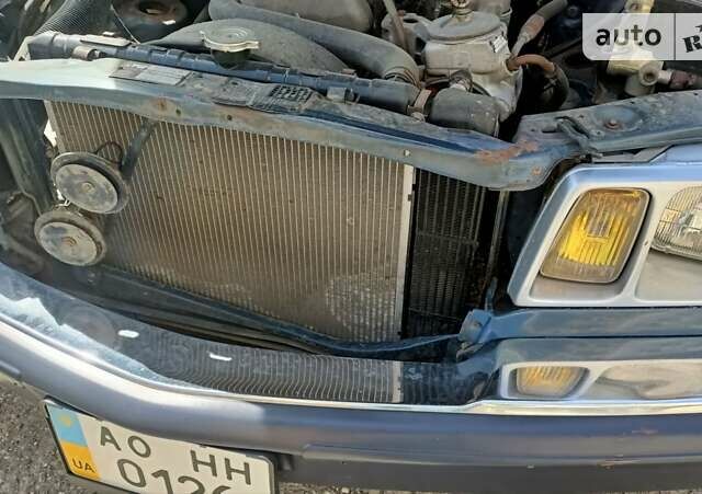 Синій Мерседес С Клас, об'ємом двигуна 3 л та пробігом 300 тис. км за 4900 $, фото 2 на Automoto.ua