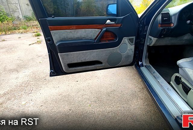 Синий Мерседес С Класс, объемом двигателя 3.2 л и пробегом 0 тыс. км за 7450 $, фото 5 на Automoto.ua