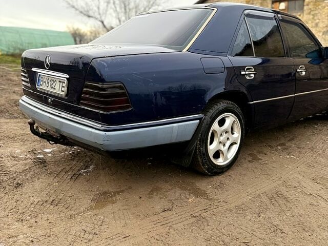 Синий Мерседес С Класс, объемом двигателя 2.8 л и пробегом 123 тыс. км за 2200 $, фото 4 на Automoto.ua